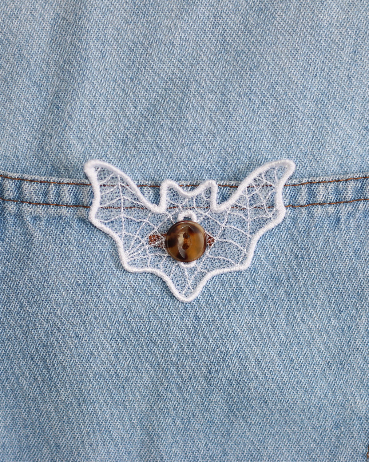 Tulle Bat, 1/2" Button Accessory