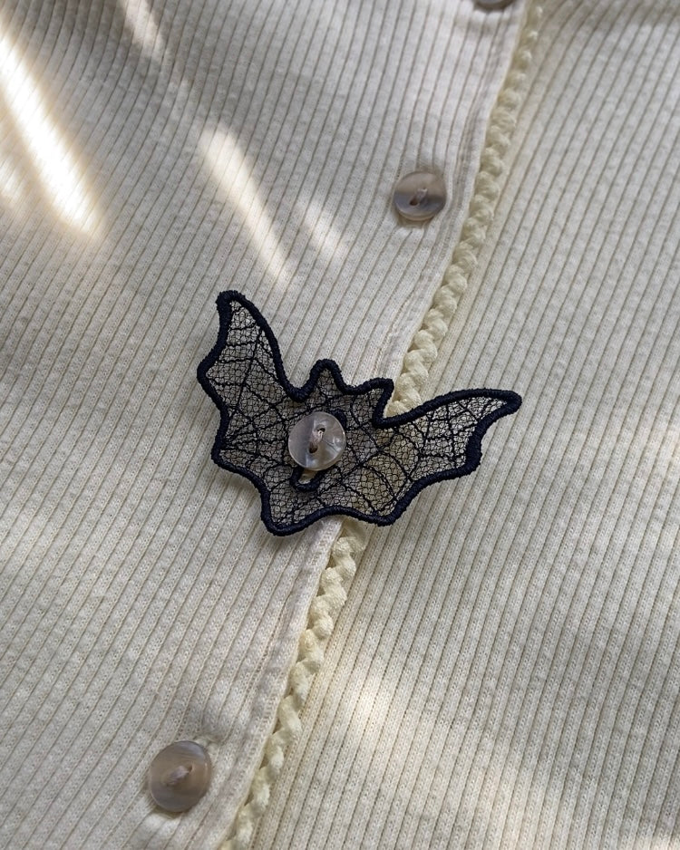 Tulle Bat, 1/2" Button Accessory