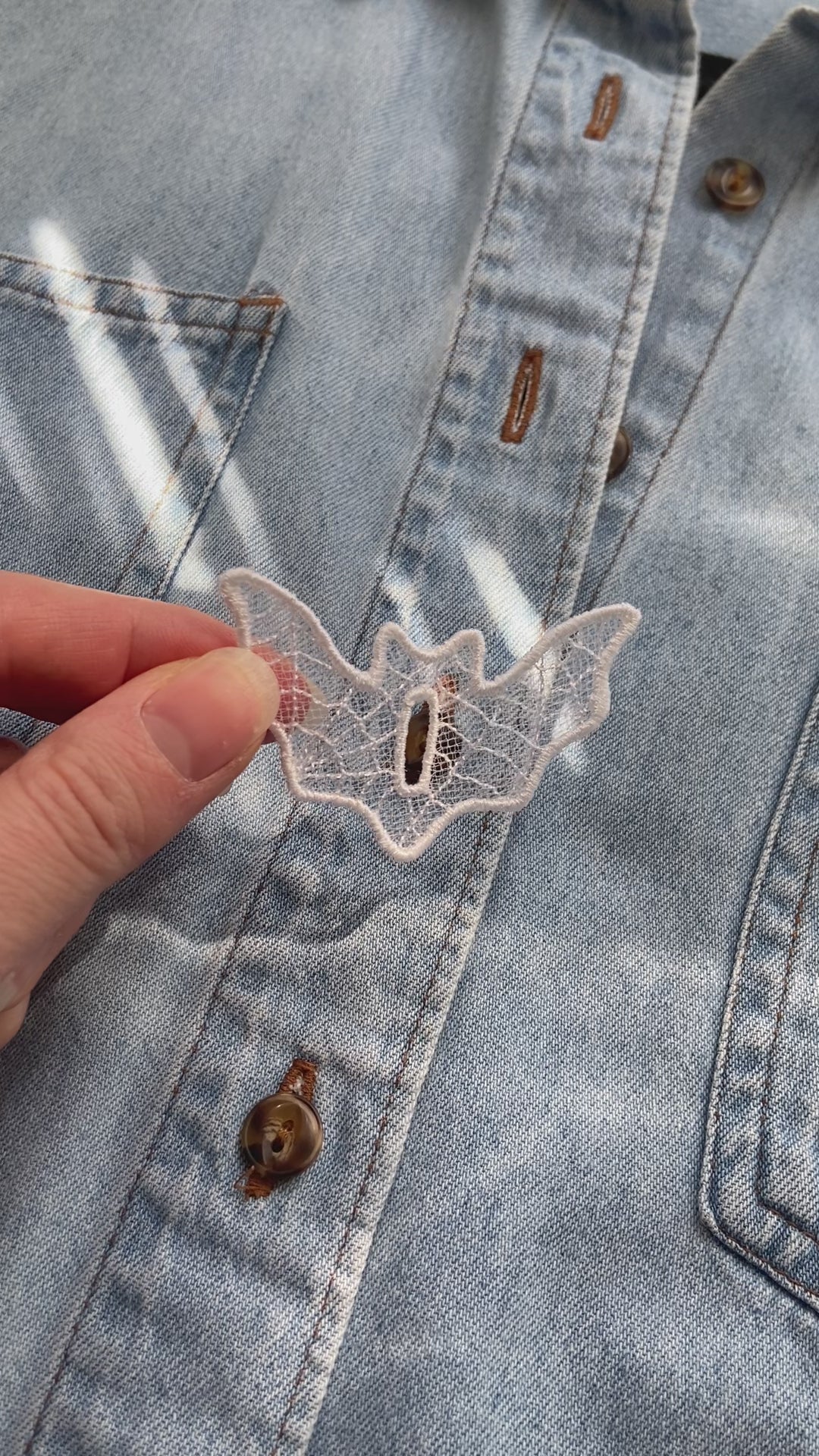 Tulle Bat, 1/2" Button Accessory